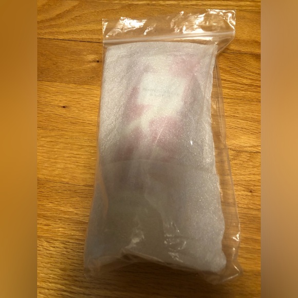 VS Pomegranate & Lotus Moisturizing Lotion Victoria’s Secret - Picture 4 of 4